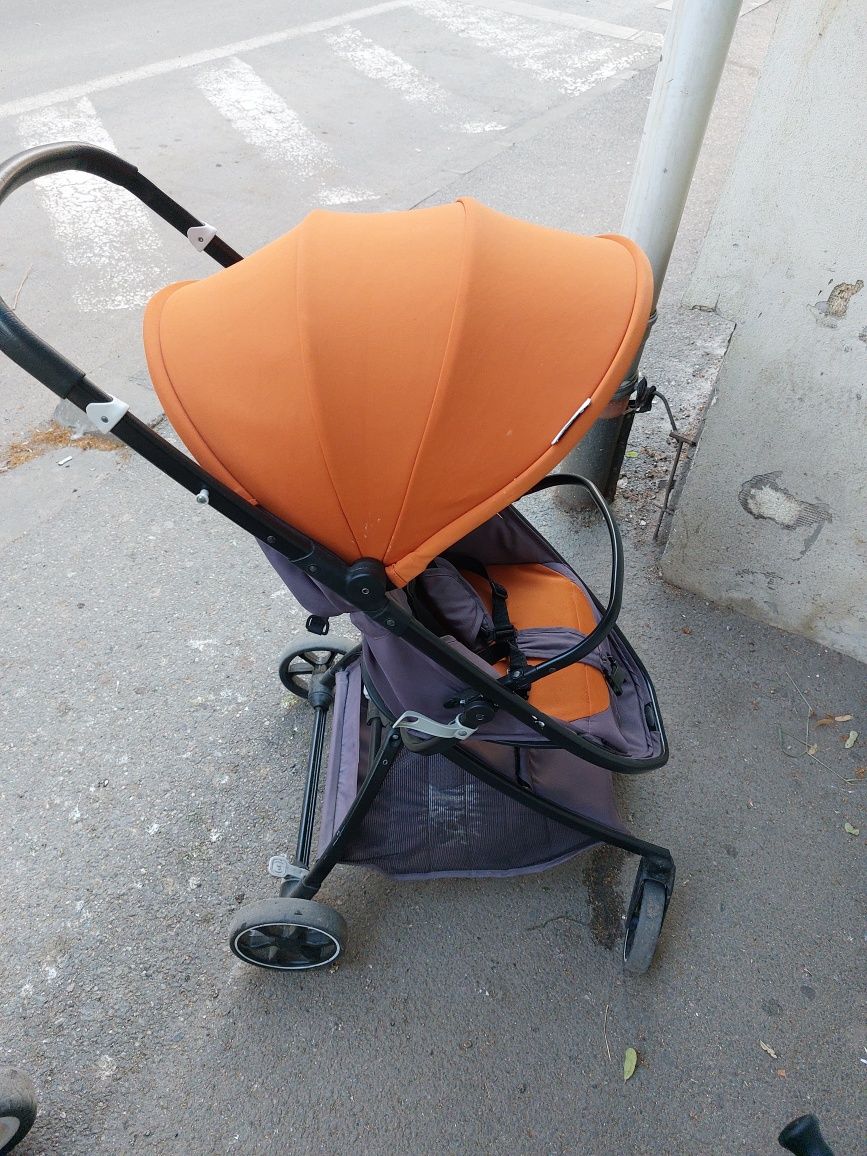 Vând cărucior sport