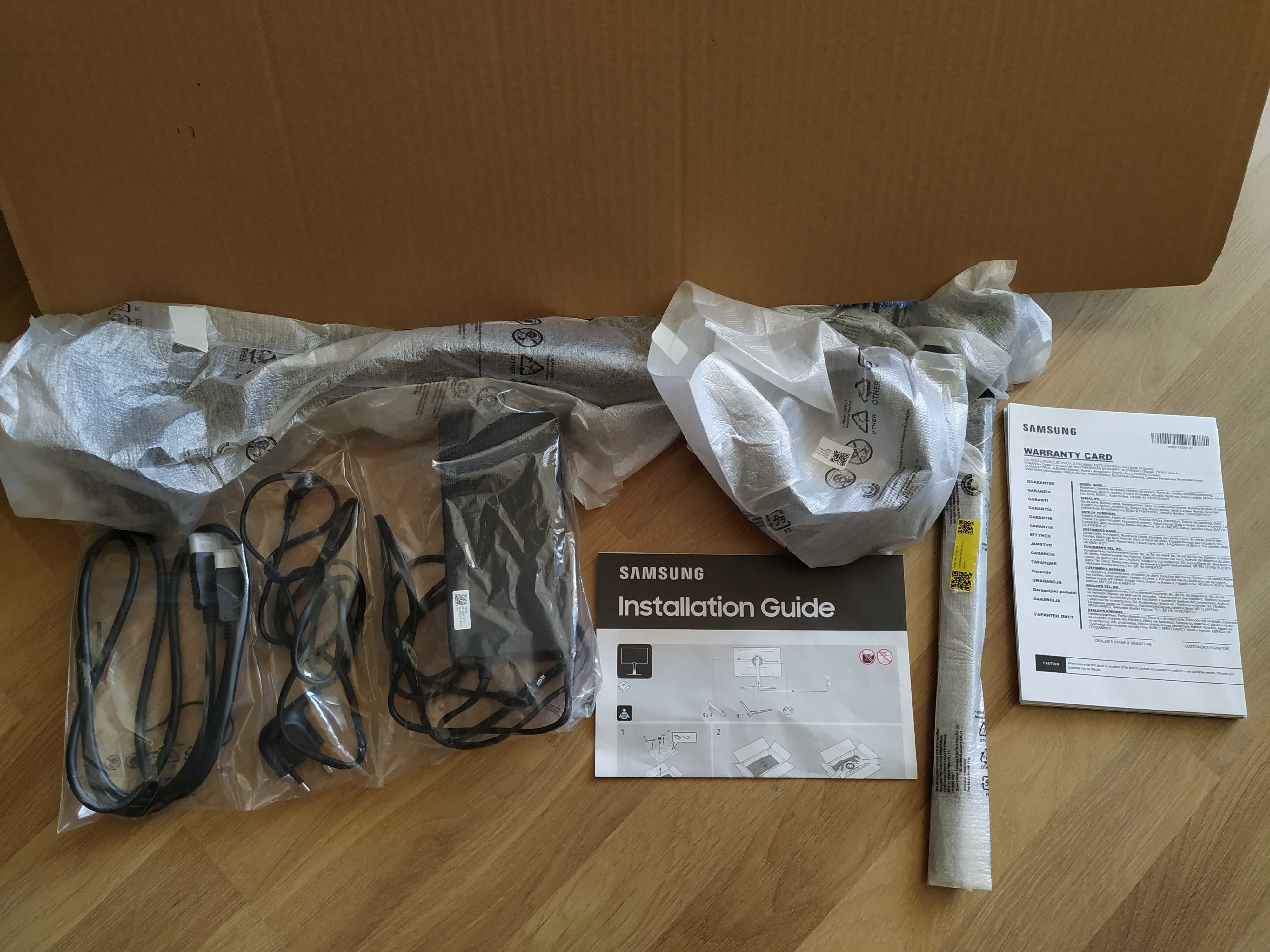 Нов 32" Samsung Odyssey Neo G7 4К Quantum Mini-LED HDR LS32BG750NPXEN