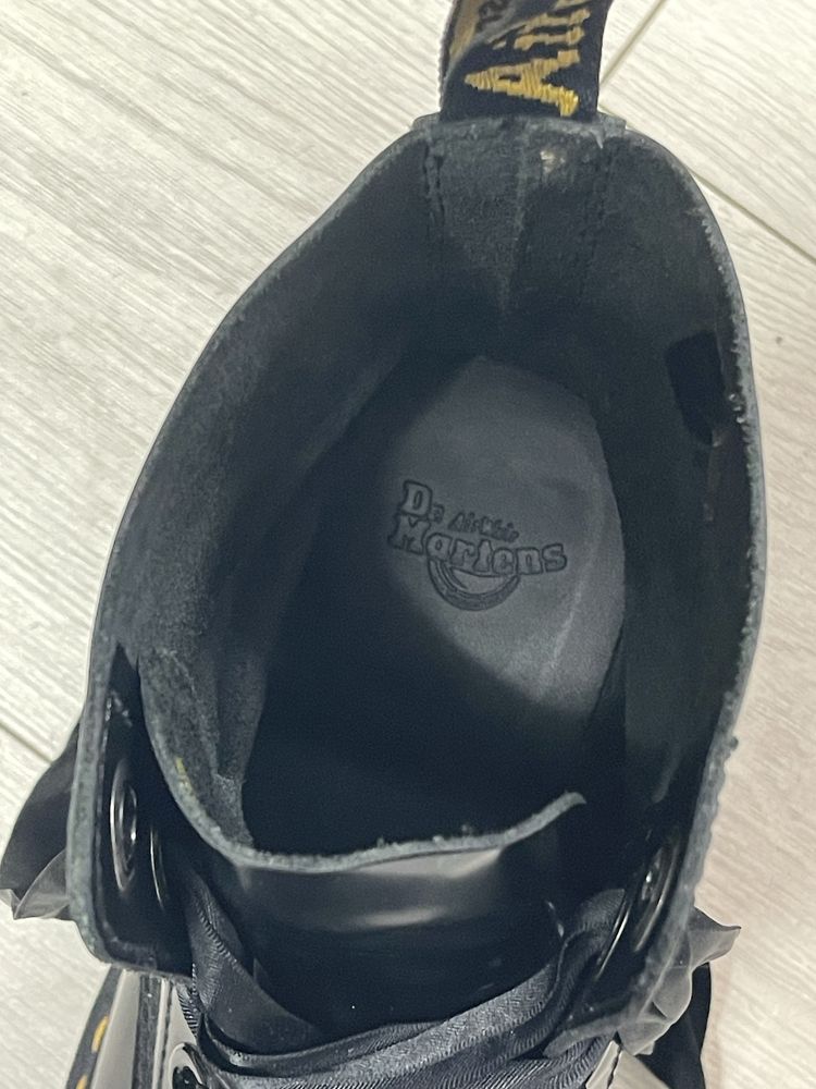 Dr Martens  molly 42