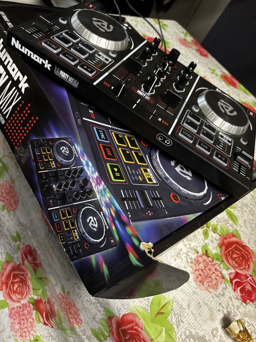 Consola numark partymix