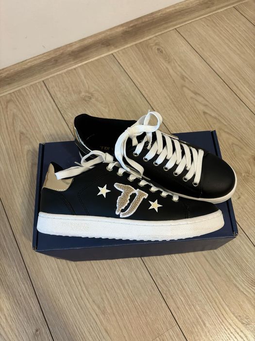 Дамски кецове Trussardi