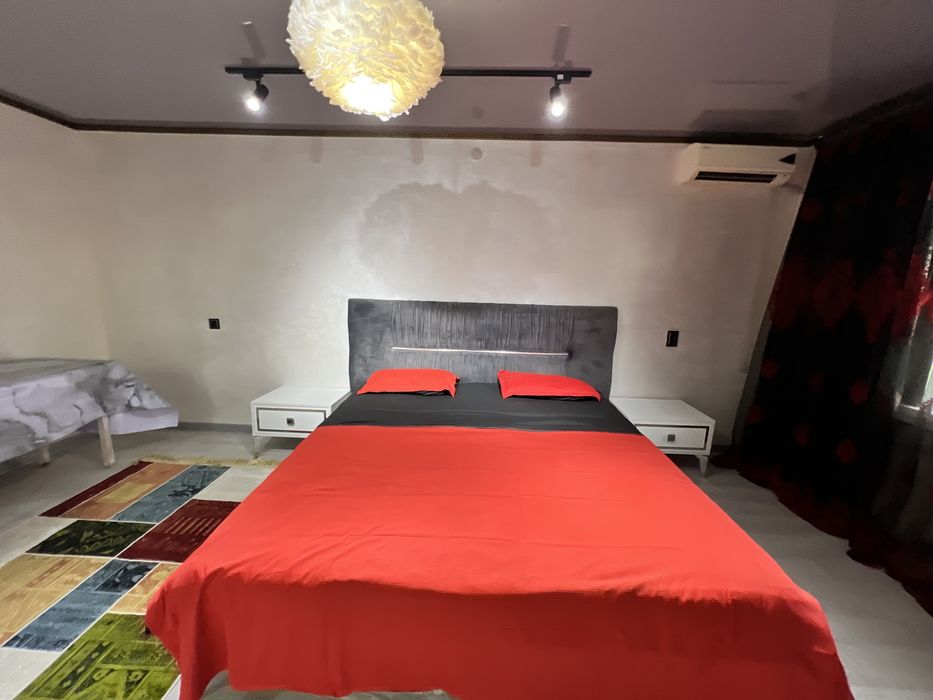 час 3000 2 часа 5000 Старый базар И Жайна