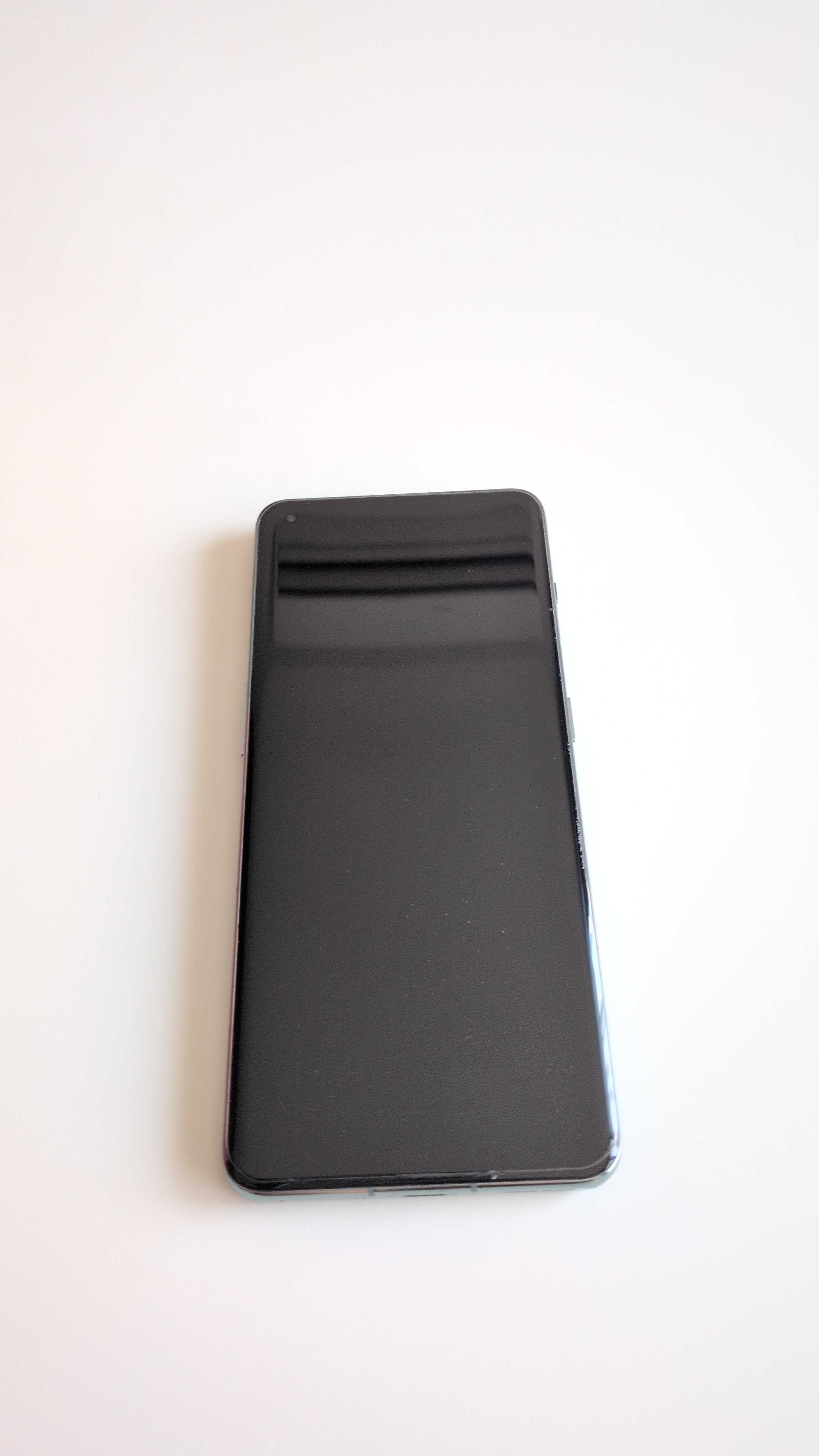 Oneplus 11 128GB / 8GB RAM в гаранция