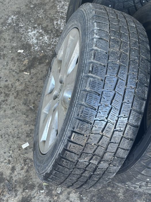 Продам Шины r16 dunlop 205/55/16.