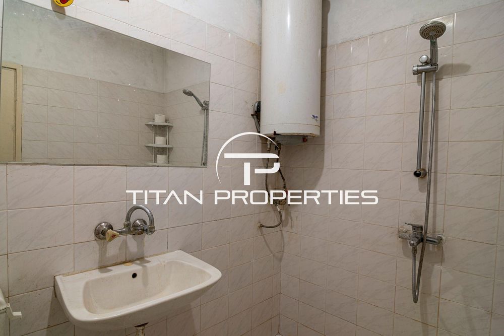 Многостаен апартамент под наем в Център