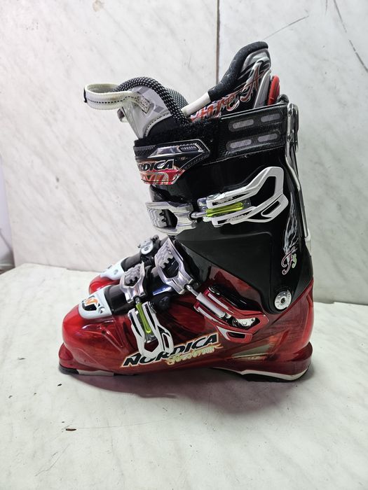 Clapari ski schi Nordica   mondo  26,5  corespunde mărimii 40-41