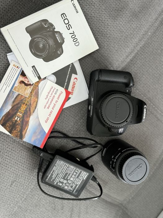 Продам Фотокамеру Canon 700D