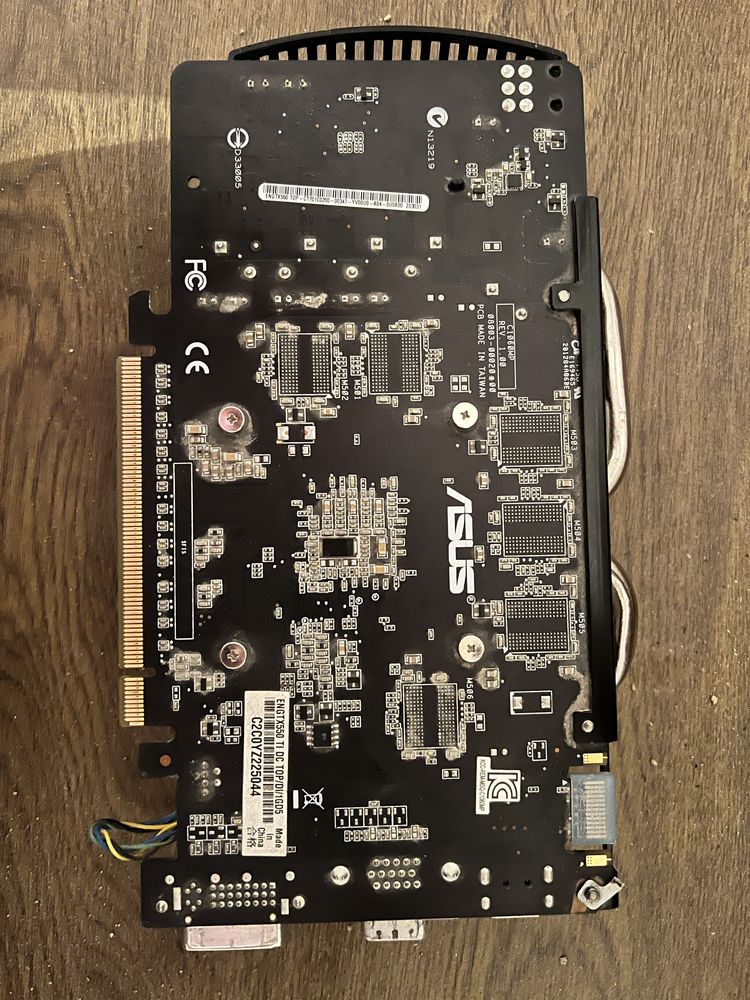 Продам видеокарту Asus GTX 550ti