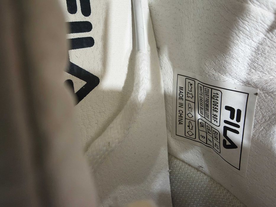 Продавам маратонки Filla