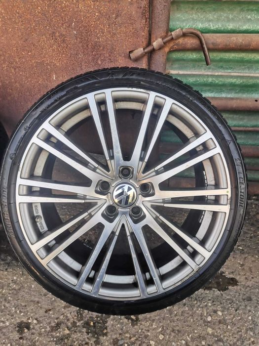 Jante KBA48743 235/35R19 cu capace Volkswagen si cauciucuri brigestone