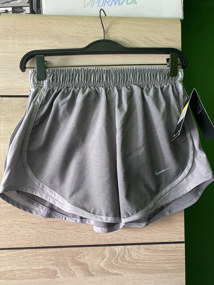 Тренировъчни дамски клин/шорти Nike -xs/m р-р