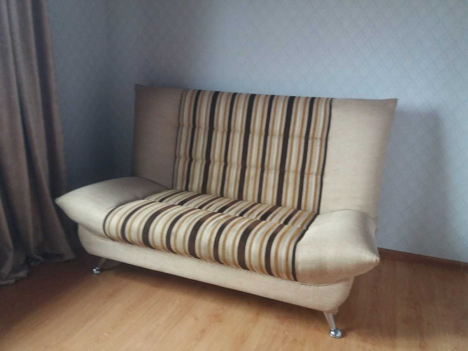 мягкая мебель, диван с 5 подушками