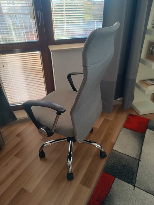 Офис стол сив - текстилен