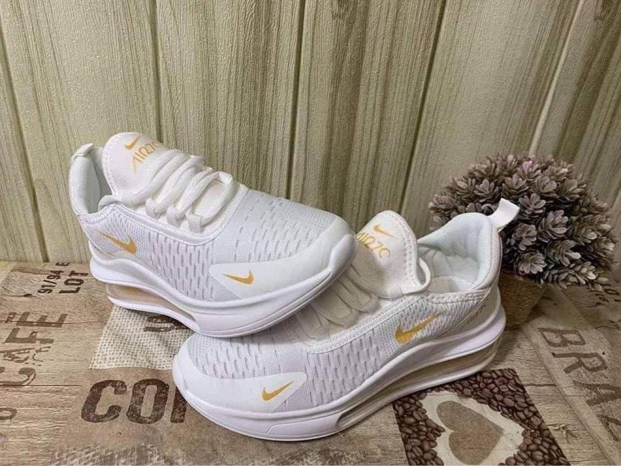 Adidași unisex Nike