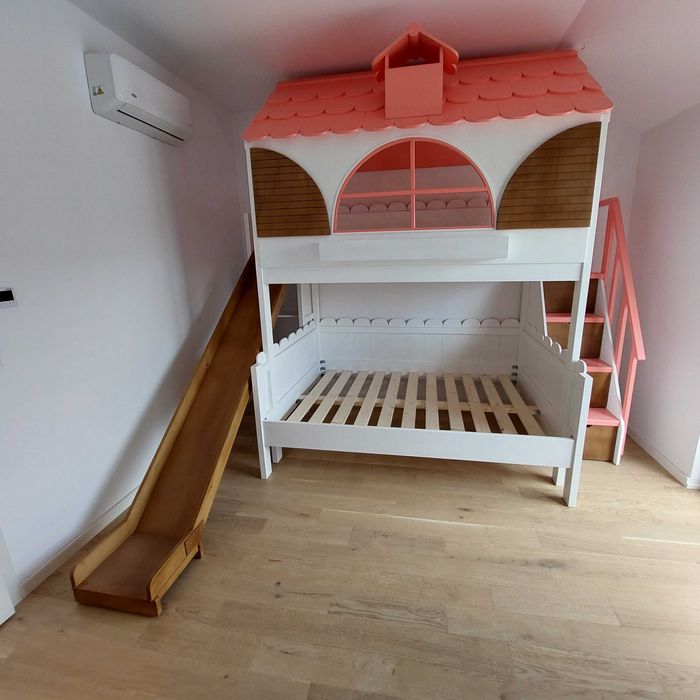 TRANSPORT GRATUIT.Pat tip casuta cu tobogan. Cod 2809