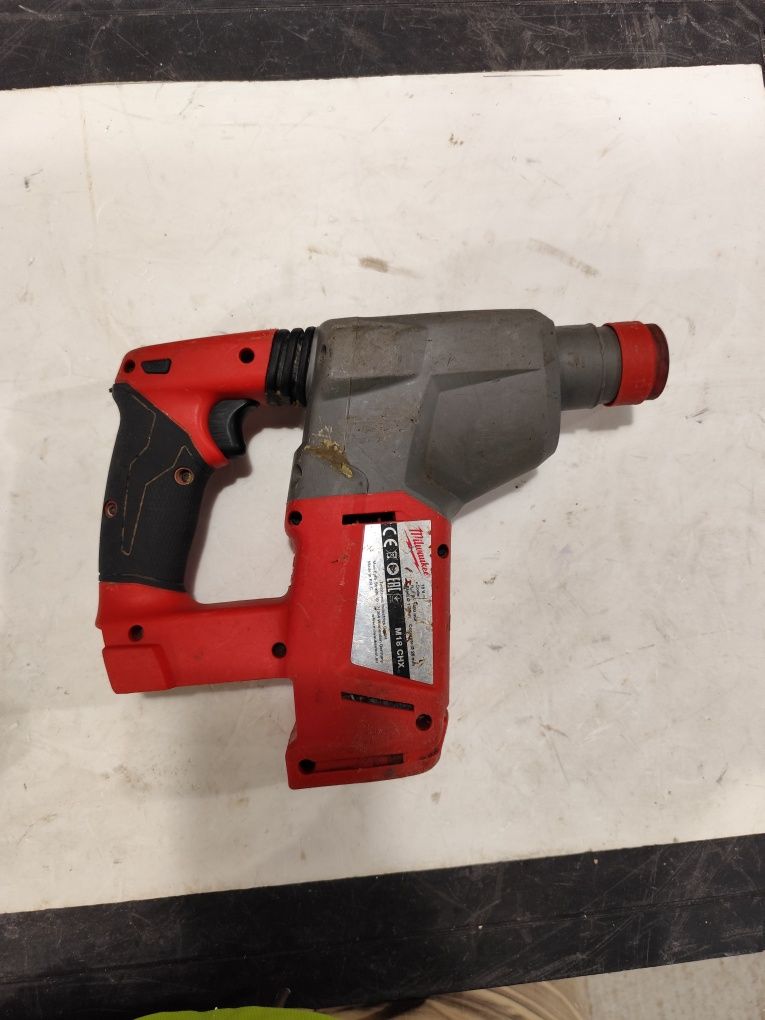Безчетков акумулаторен перфоратор къртач Милуоки Milwaukee M18 CHX