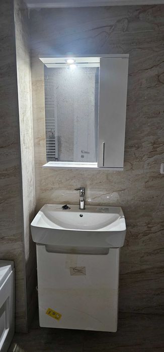 Vand mobilier baie nou