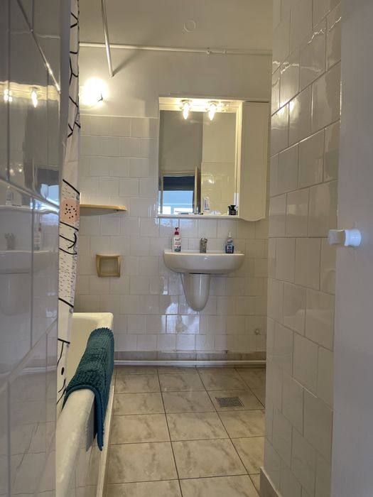 Apartament 4 camere ultracentral la casa cu 2 garaje si loc de parcare