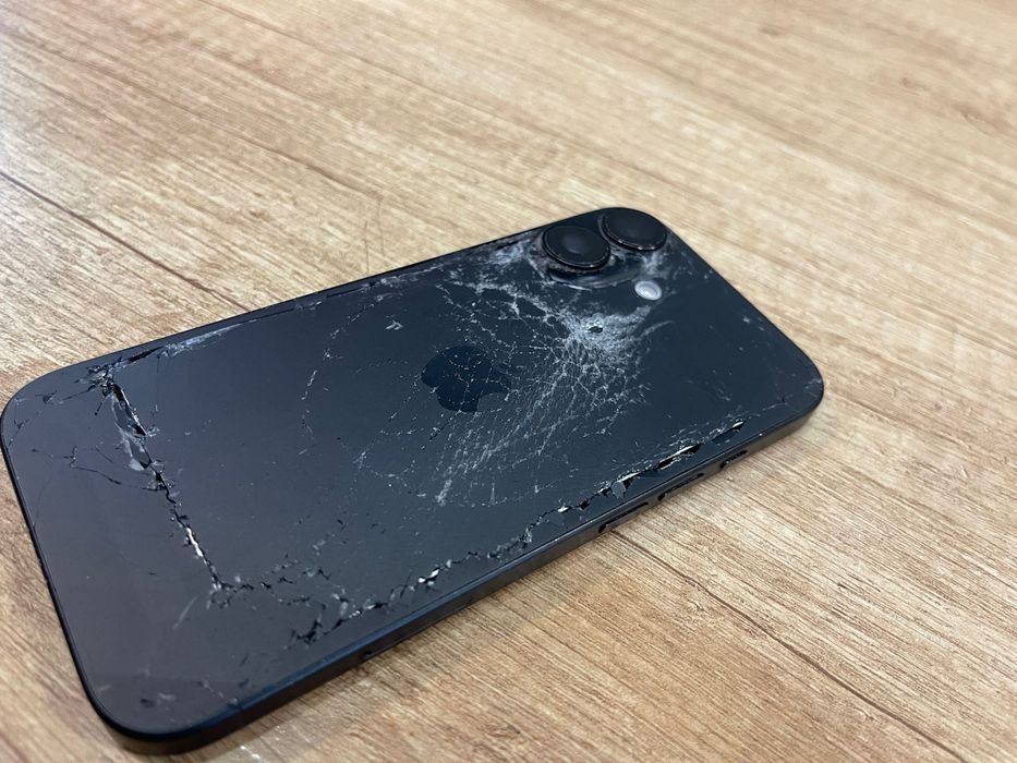 Vand Iphone 16 pentru piese !!