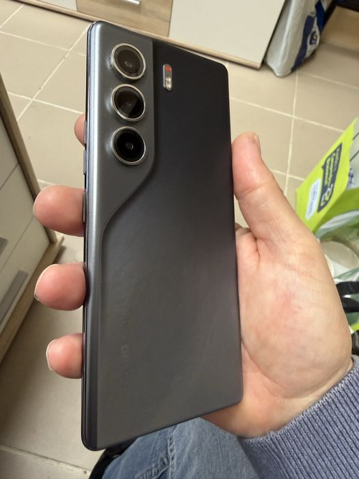 Tecno Camon 40 Pro 5G 12/256gb - без забележки