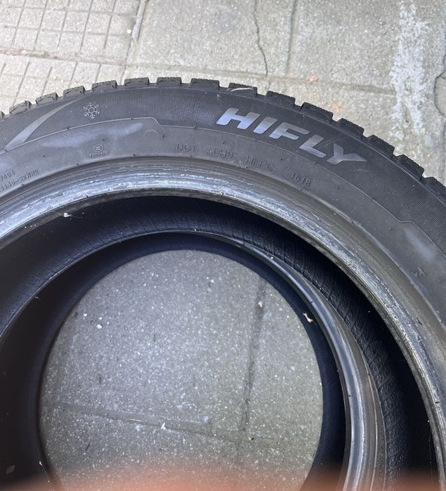 Гуми 215/55/R17