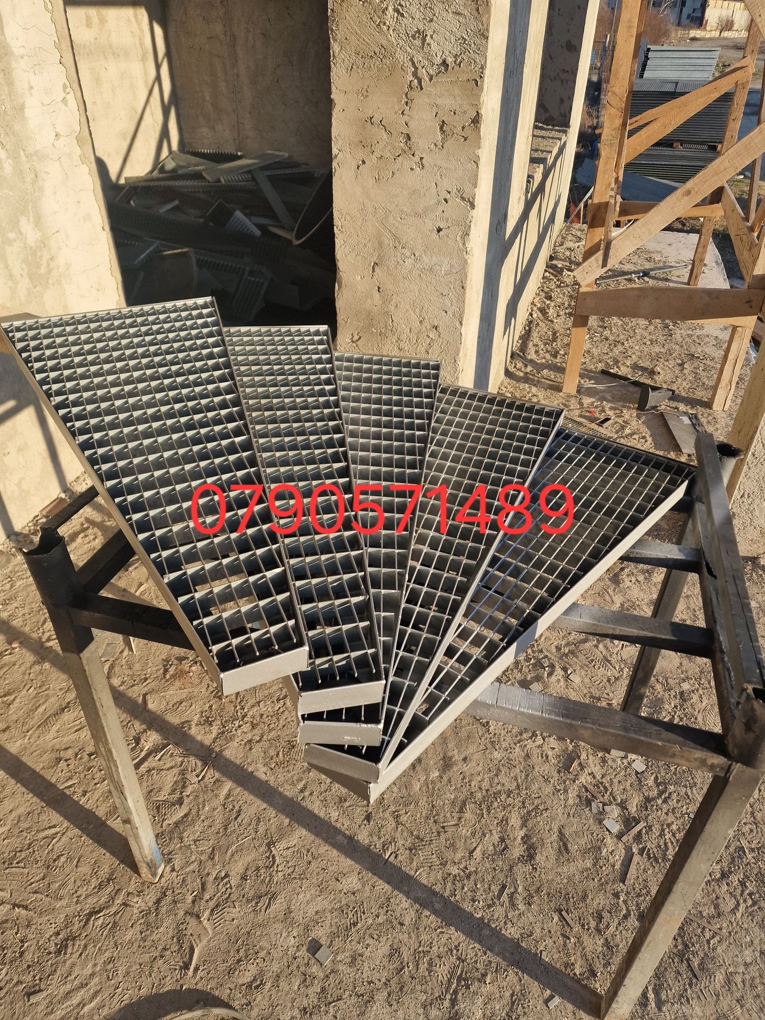 Trepte zincate galvanizate pentru spirala