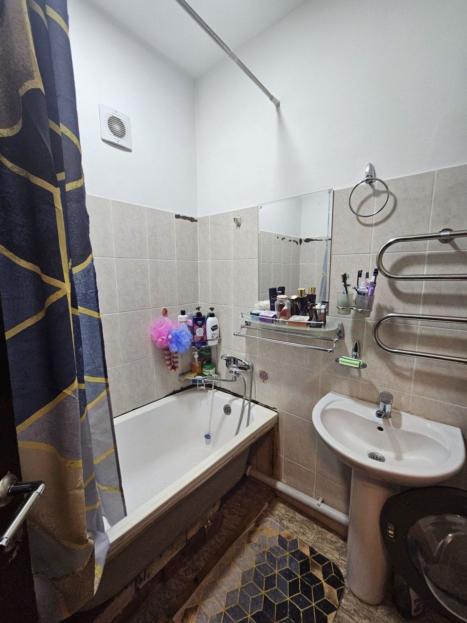 Сергели-3а. 3хона/7/7. 60м²