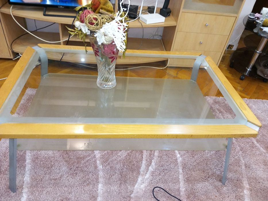 Vand mobilier living biblioteca și masuta Mobexpert, în stare buna