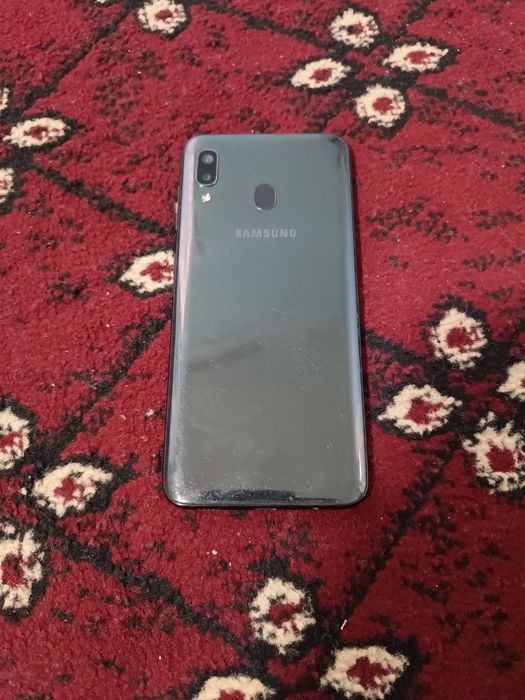 Samsung A20      .
