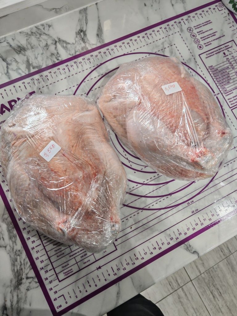 В продаже мясо домашних курочек бролеров