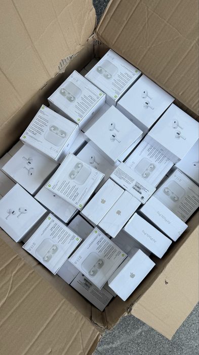 Наушники AirPods pro, AirPods 2, AirPods 4