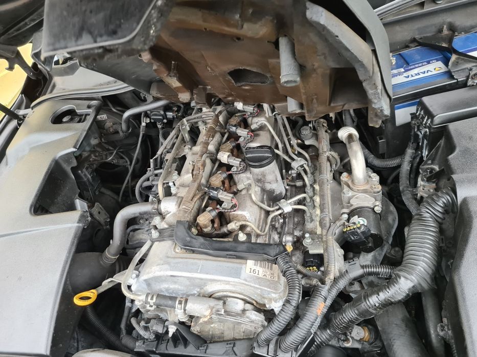 Dezmembrez lexus is220 2009 2.2 DCAT