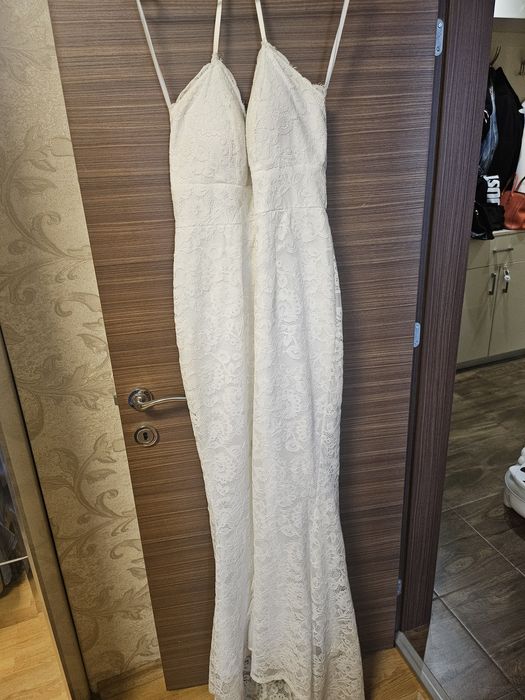 Бяла рокля, сватба или кръщене. Марка ASSOS