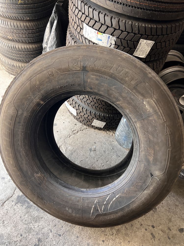 2 anvelope camion 385/65/22.5 , Michelin , 8-9 mm