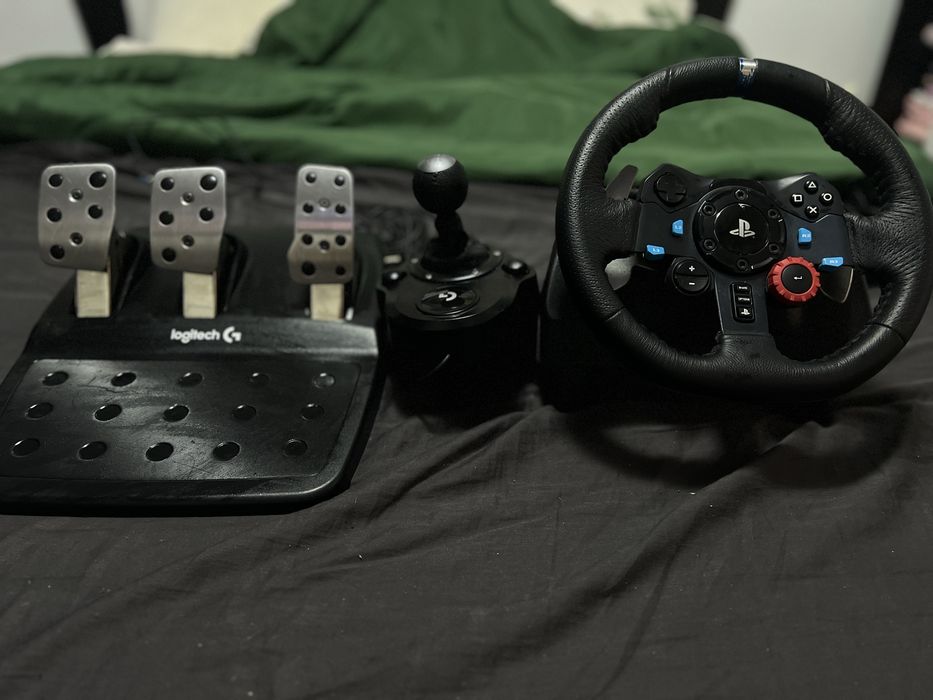 volan logitech g29 + pedale si schimbator