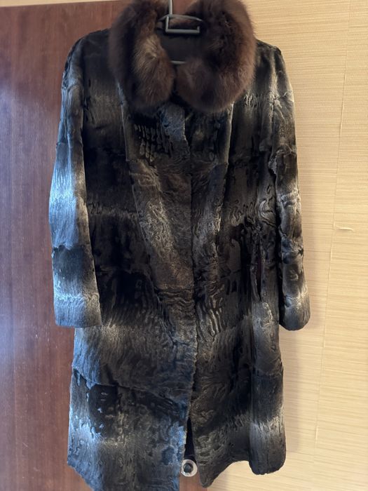 Продам шубку каракуль с нерпой в отличном состоянии