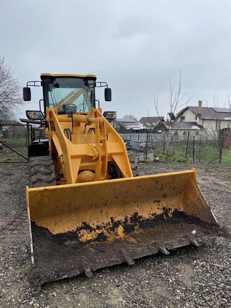 Inchiriere mini excavator electric si buldoexcavator
