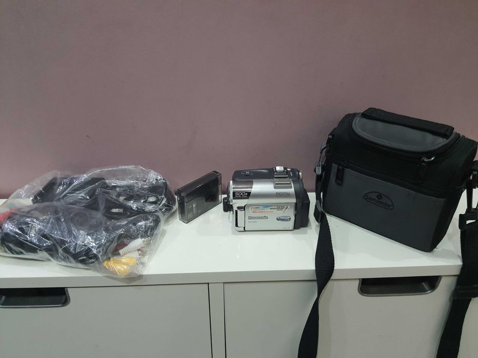 Продавам оригинална японска цифрова камера Panasonic