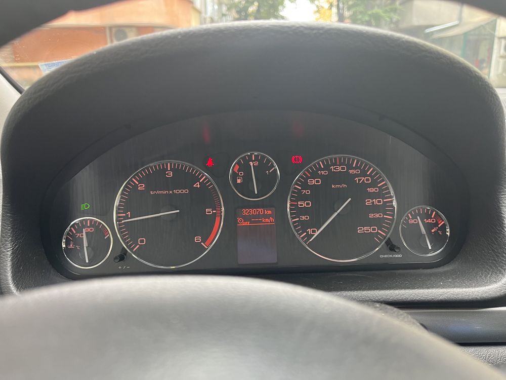 Peugeot 407 в отлично състояние