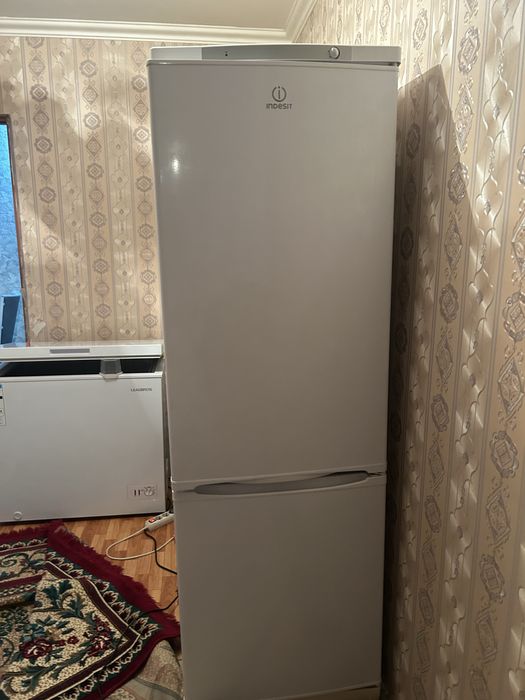 Продается холодильник не работает