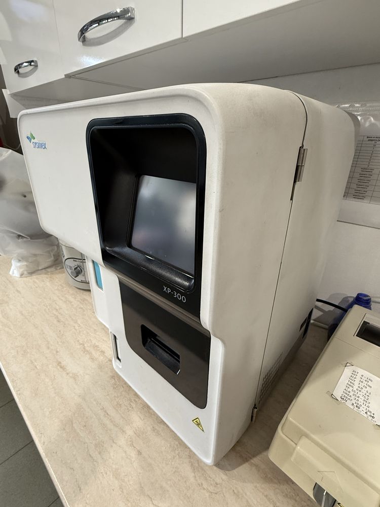 хематологичен анализатор  Модел SYSMEX XP-300,