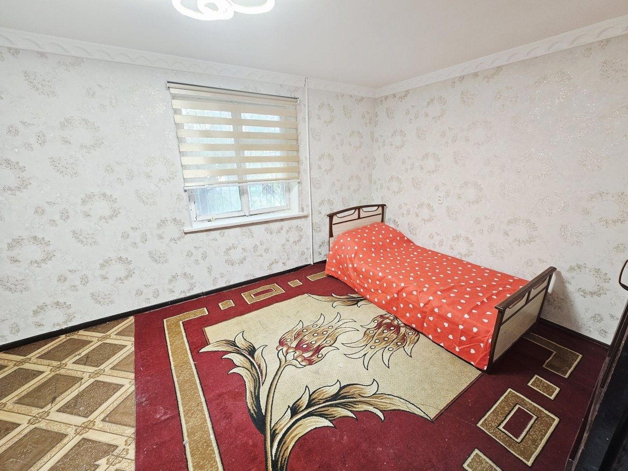 Продажа квартиры 

Чиланзар 22 квартал  
1/1/4  балкон 2*3 метра 
Квар