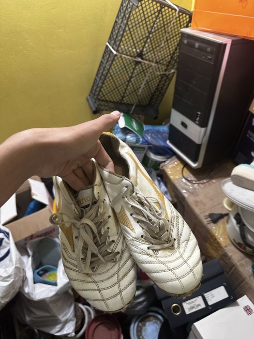 продам бутсы mizuno 40размер