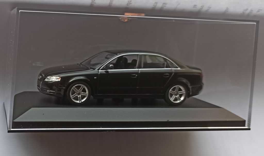 Macheta Audi A4 (B7) sedan 2004 negru - Minichamps 1/43