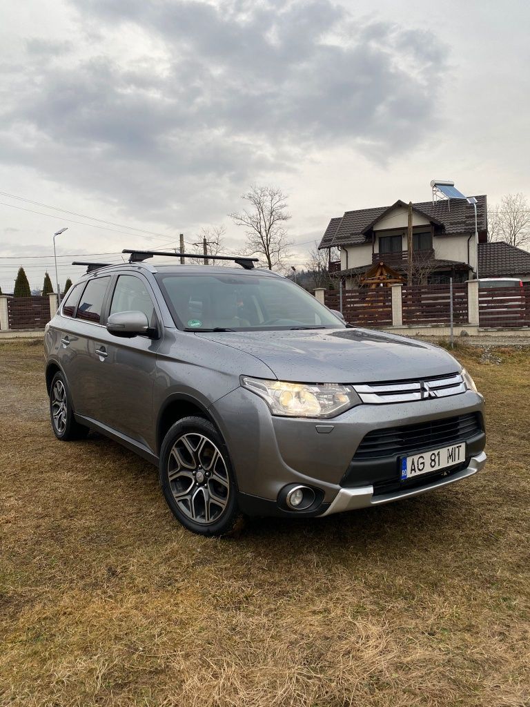 MITSUBISHI OUTLANDER 2014* FullOptions * 4x4* 7 Locuri * Proprietar***