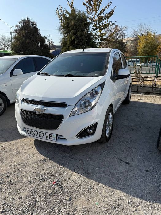 Spark 4 paz 2012 yil 1L mator avtomat sotiladi