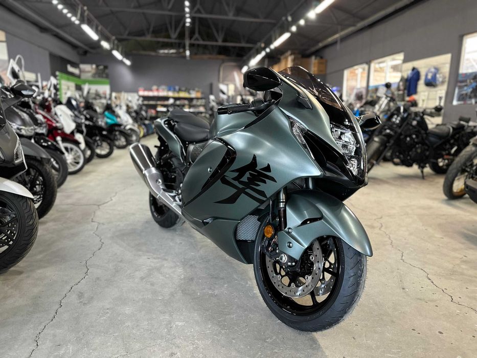 Suzuki Hayabusa GSX-R 1300 R - Suzuki Constanta by EST BIKE