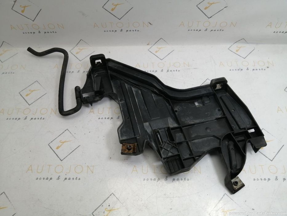 Suport fixare far stanga AUDI A4 IV Avant (8K5, B8) [ 2007 - 2015 ] TDI (CAGA, CJCA, CMEA, CMFA) 105KW|143HP