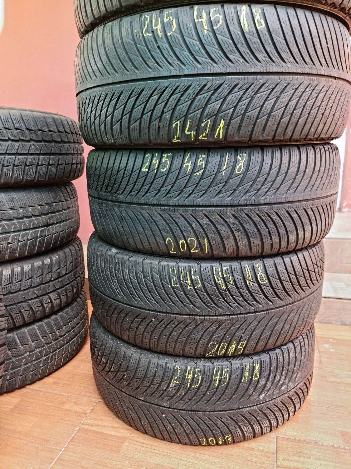 245/35/40/45/50/18”235/40/45/50/55/60/18"225/40/50/55/18"215/50/55/18