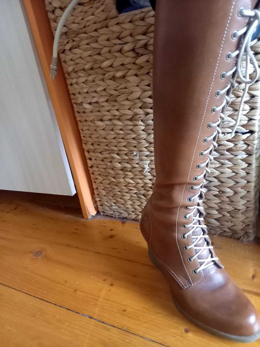 Dr. Martins ботуши с връзки и платформа кафяви